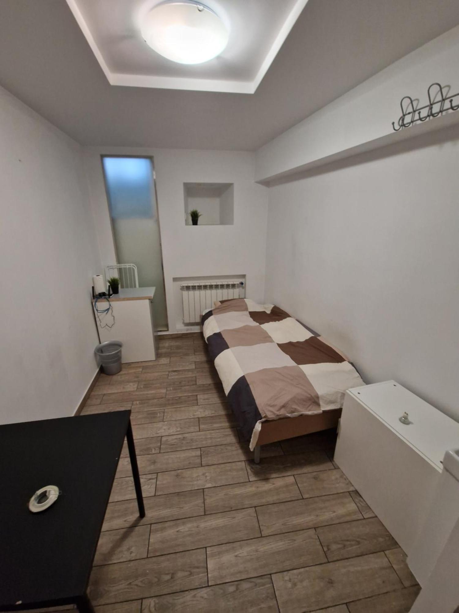 View Apartments And Rooms Warsaw Room photo